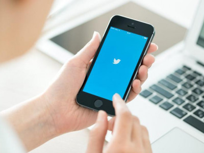 Илон Маск Twitter-ді 44 млрд долларға сатып алды
