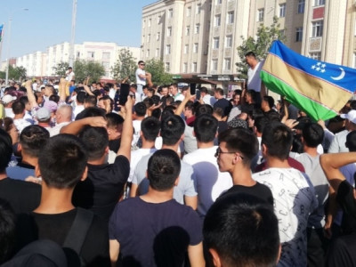 Өзбекстан президенті Қарақалпақстанда төтенше жағдай енгізді