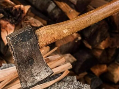 Түркістан облысында өз ұлын балталап өлтірді деген күдікпен ер адам 15 жылға сотталып кетті