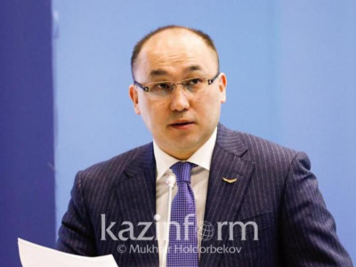 Дәурен Абаев спорт саласы қызметкерлерін марапаттады