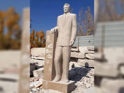 Жұрттың күлкісімен қатар ашуын туғызған Қонаевтың ескерткішіне 12 млн теңге жұмсалған