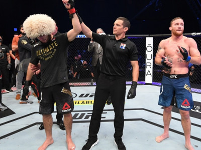 Жеңіл салмақтағы UFC чемпионы Хабиб Нұрмагомедов мансабын аяқтады