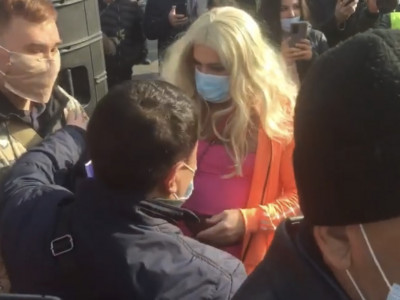 Саяси реформаны талап еткен митингте трансгендер мінберде сөз сөйлемек болды