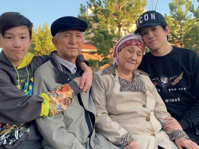 Димаштың ата-әжесімен түскен суреті көпшілікті сүйсіндірді (фото)