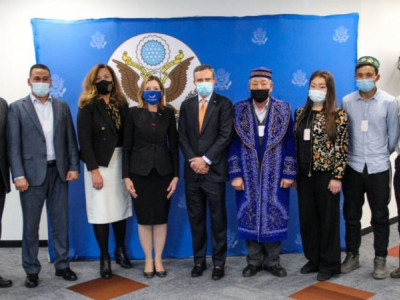 АҚШ мемхатшысының көмекшісі Ройс Қазақстанға сапары кезінде Шыңжаңда лагерьде болғандармен кездесті