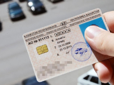 Қазақстанда жүргізуші куәлігін көрсету міндетті болмайды – заң жобасы