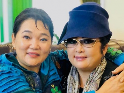 Жанар Айжанова мен Мақпал Жүнісованың суреті көпшілікті тәнті етті (фото)