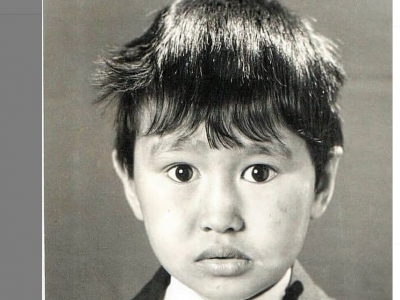 Танымал әзілкештің кішкентай кезіндегі фотосы көпшілікті сүйсіндірді (фото)