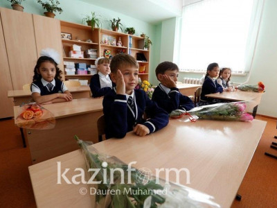 Асхат Аймағамбетов үшінші тоқсандағы оқу тәртібіне қатысты ВАК шешімін түсіндірді