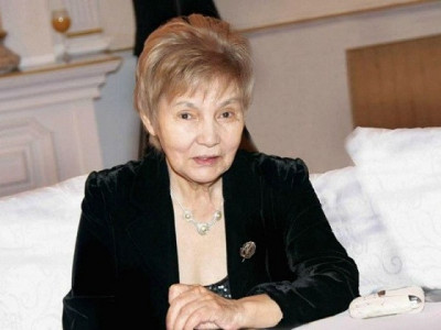 Бүгін – қазақ поэзиясының падишасы Фариза Оңғарсынованың туған күні