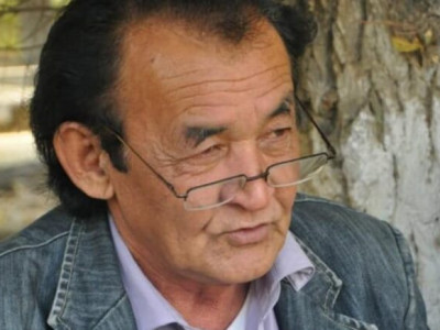 Белгілі сатирик Төпен Әмірбек қайтыс болды