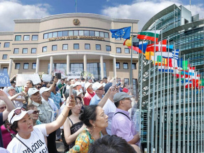 Еуропарламенттің қарарынан кейін Қазақстанға санкция салына ма? Шетелдік және отандық сарапшылар пікір білдірді