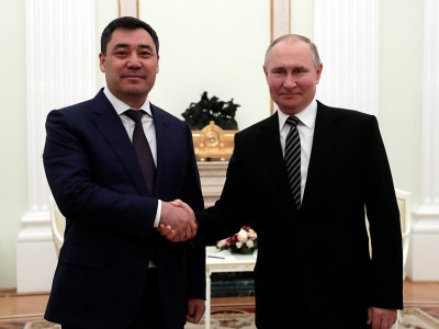 Путин Жапаровқа Қырғызстанда орыс тілінің мәртебесін сақтаудың маңызын ескертті