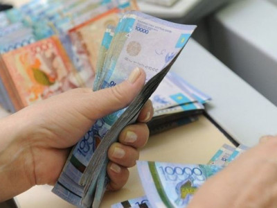 Денсаулық саласында қызметкерлер жалақысы бір жылда 32 пайызға өсті