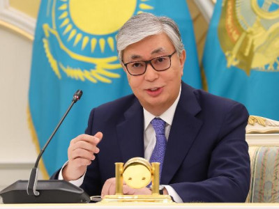 Тоқаев: Әйелдердің қоғамдағы рөлін кеңейте түсу – негізгі міндеттің бірі