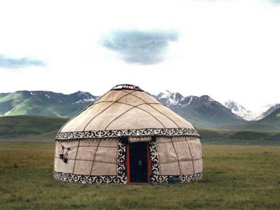 С. Елубай / Ақ боз үй