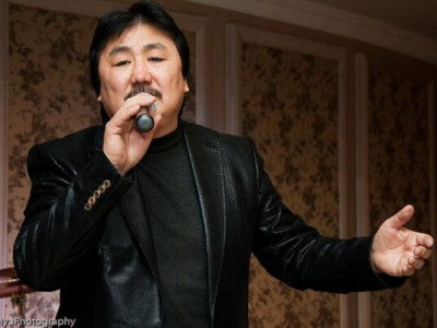 “Коронавирус, кет, кет, кет” хитінің авторы Шымкентте той ұйымдастырды