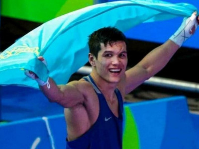 Данияр Елеусінов үш салмақтағы әлемнің экс-чемпионымен рингке шықты