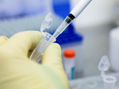 Сауд Арабиясында COVID-19-ға қарсы вакцина алмағандарға жұмысқа шығуға тыйым салынады