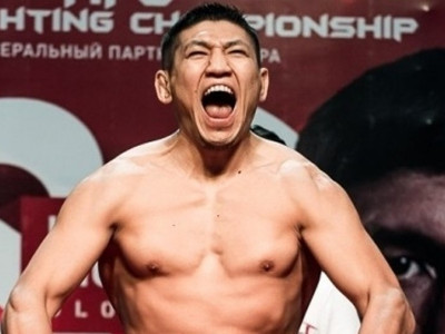 Қуат Хамитов қарсыласын бірінші раундта буындырып тастады