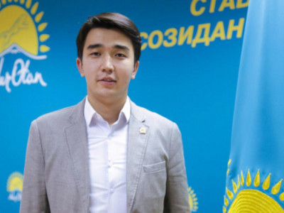 Атышулы Ахметов Нұр-Сұлтанның жаңа үйлерінің сапасын көріп, жағасын ұстады (ВИДЕО)