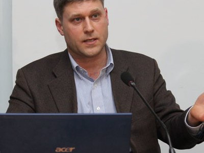 Нотариустар мен заңгерлерден кейін мемлекет тәуелсіз сарапшыларды да бақылауға алады