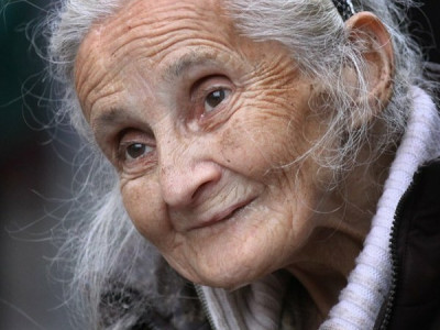 Почему старые люди дурно пахнут? Факты шокируют