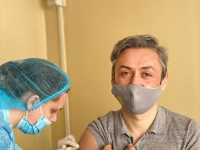 Коронавирусқа қарсы ұжымдық иммунитет: Beeline Қазақстан қызметкерлерінің 61%-дан көбі екпенің бірінші құрамын алды