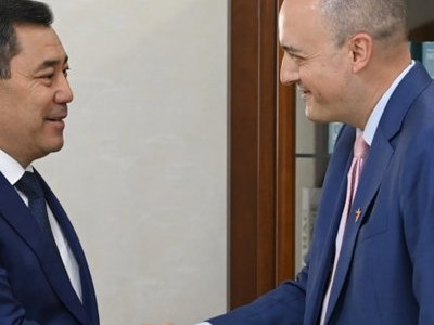 Қырғызстан президенті АЕ/АР корпорациясының басшысы Джейми Флайды қабылдады