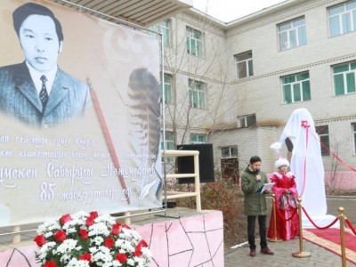 Атырауда Жұмекен Нәжімеденов атындағы көркем сөз оқу шеберлерінің республикалық байқауы өтті