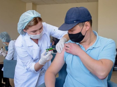 Жоспар орындалды: Шымкентте 536 мың адам коронавирусқа қарсы вакцинаның І компонентін салдырған