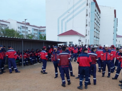 Маңғыстаудағы еңбек дауынан соң министрлік жұмысшылар жалақысы теңестірілетінін айтты