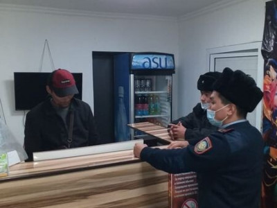 Түркістанның полицейлері жастармен бірге «Жасөспірім» іс-шарасын өткізді