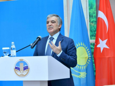 ҚазҰУ-ға Түркияның экс-президенті Абдулла Гүл келді
