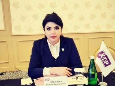 Өзбекстанда билікті сынаған депутатты тиіспеушілік мәртебесінен айырды