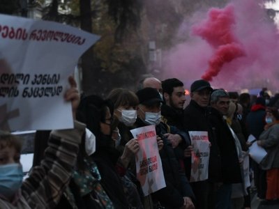 Грузияда Раушан революциясының 18 жылдығын атап өтті