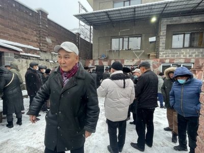 Алматыда Арон Атабекті ақтық сапарға шығарып салды
