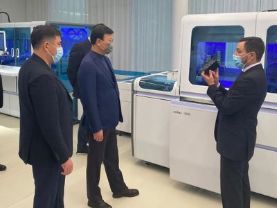 Цой швейцариялық фармкомпания өндірісімен танысты