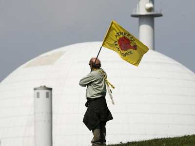 Германия үш атом электр стансасын жапты