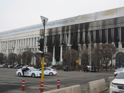 Алматыда қаза болған қырғыз азаматының анасы Қазақстанға кіруге рұқсат алды