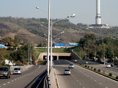 Алматының қоғамдық көлік жолақтарында енді басқа да көліктер заңды түрде жүре алады