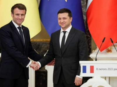 Зеленский: Макрон Путинді ұялтпас үшін Украинаға кейбір шарттарға көнуді ұсынды