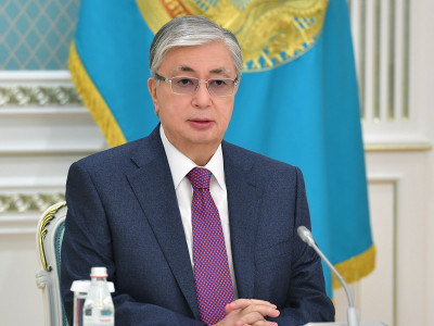 Мемлекет басшысы Саяси қуғын-сүргін және ашаршылық құрбандарының рухына тағзым етті