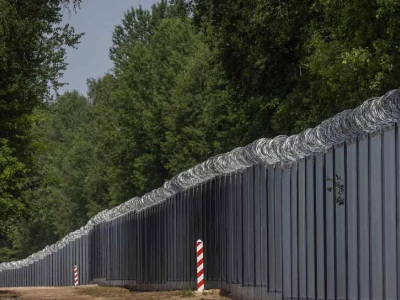 Польша Беларусьпен шекарада бес метрлік қабырға тұрғызды