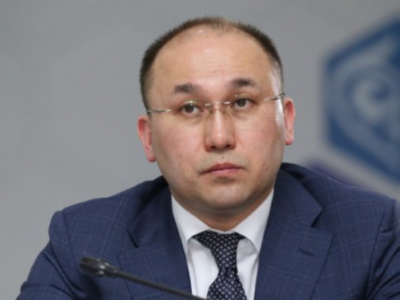 «Ұнамаса көрмей-ақ қой!»: Мәдениет және спорт министрі Дәурен Абаев тағы да дауға қалып жатыр