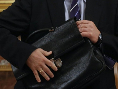 Ел үкіметі толық құрамда отставкаға кетті