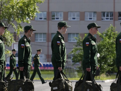 Путиннің баспасөз хатшысы мен премьер-министрдің ұлдары әскерге баруға ниеті жоқ екенін айтқан
