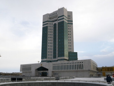 Премьер-министр Әлихан Смайылов Ресейден келгендердің еңбек мәселесі туралы сөзін түсіндірді