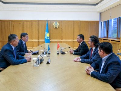 Алматы әкімі Ерболат Досаев  Бодрум мэрі Ахмет Араспен кездесті