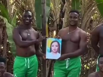 Орыс порно секс Тәжіктер Жас даяшы қыз аузына сперматозоид берді